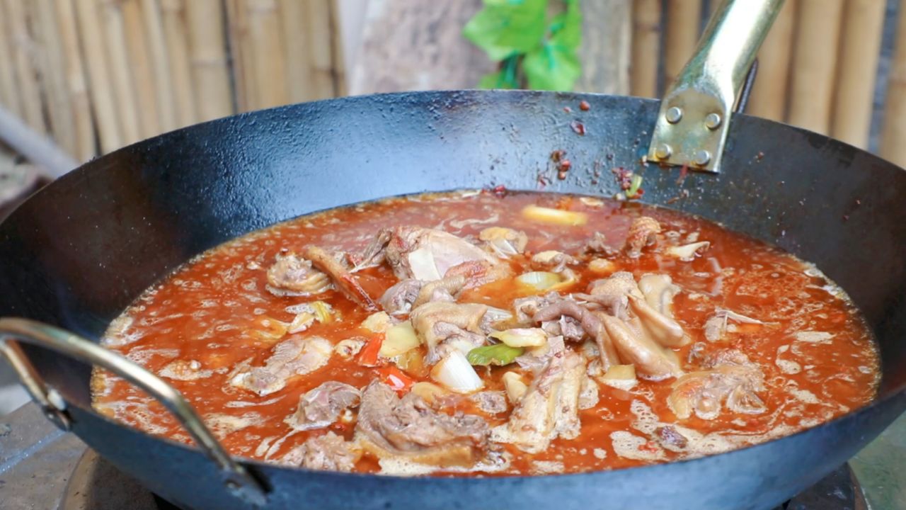 经典名菜仔姜鸭,香辣不腥好吃过瘾,仔姜味浓下饭菜