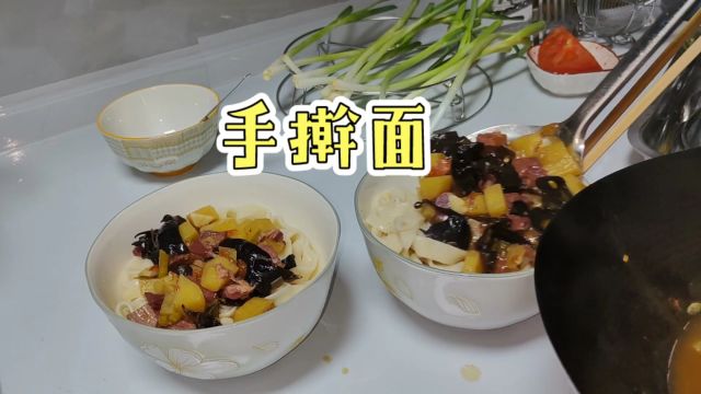 不要为做饭发愁,小毕教你做手擀面.小味道简直绝了