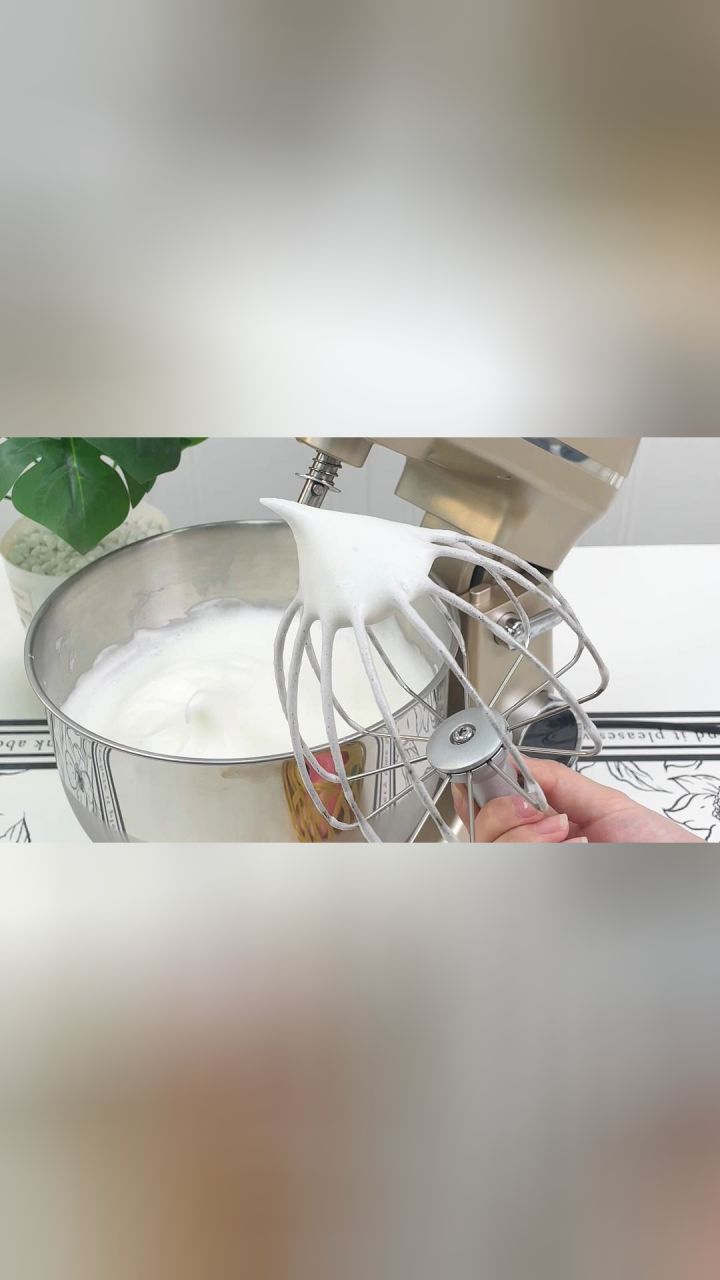 今天教大家用厨师机打发蛋清!