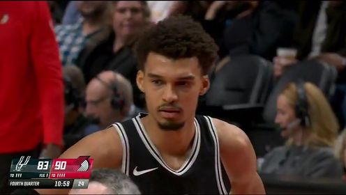 《波特兰开拓者》 NBA常规赛：马刺vs开拓者第4节英文原声回放