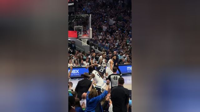 默契无限 东契奇精准制导加福德空接暴扣