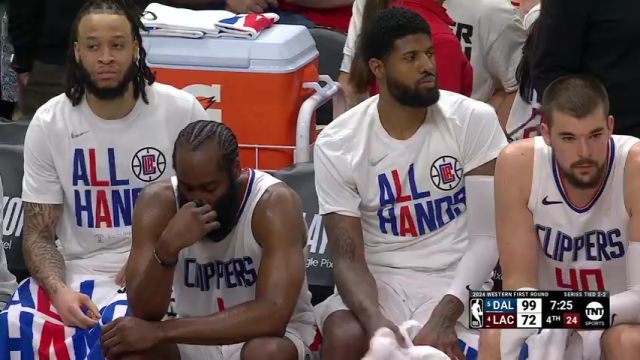 今天的状态不好 乔治面无表情观战哈登扶额