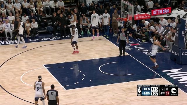 彻底杀死比赛！约基奇接球顺步突破直杀篮下上篮打进终结悬念