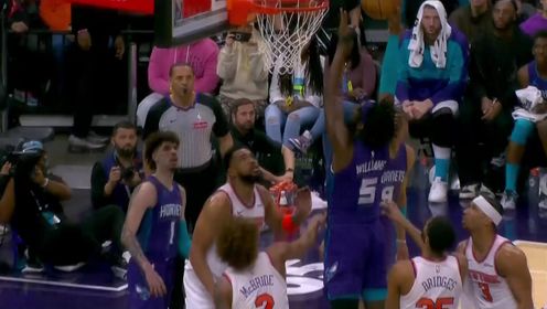 《NBA全场集锦》几乎是2V5！三球突入篮下不看人传球马威豪取2+1