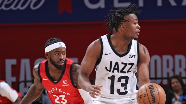 猛龙76--86爵士 亨德里克斯10投9中超高命中率带领爵士赢下比赛