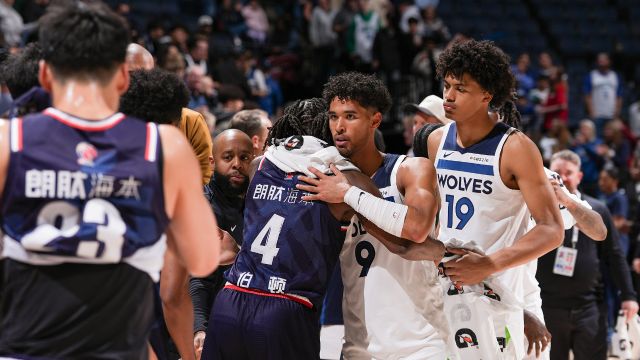 广州龙狮74-134森林狼 广州龙狮全场13人有得分进账正式结束季前赛之旅