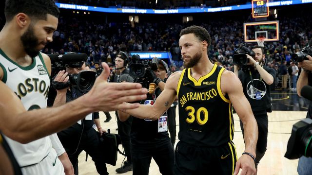 凯尔特人vs勇士精华回放 库里33+6绝命三分带走胜利