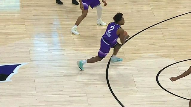 一次不行再来一次 方太吉奥失衡救球塞克斯顿接球上篮