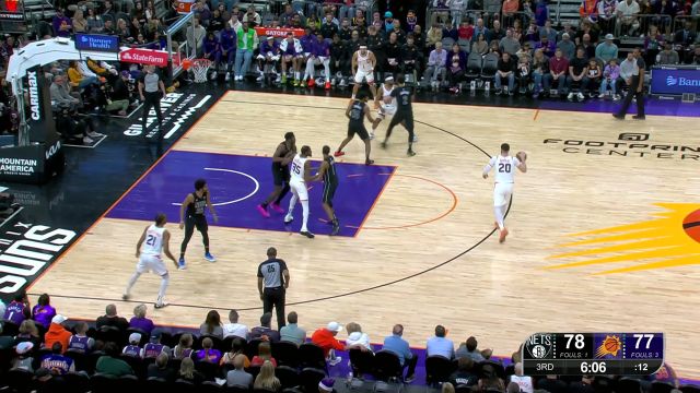 状态简直无解 布克连攻带传撕裂篮网防线