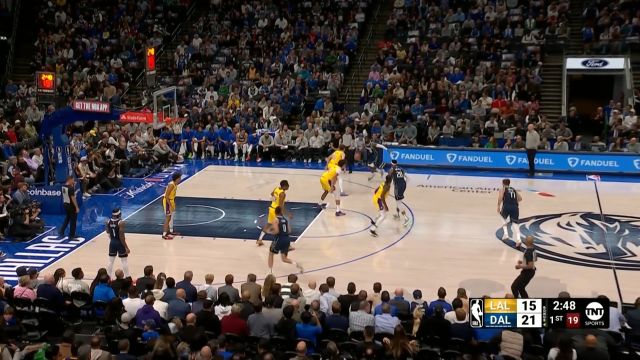 里夫斯传球失误！ BIG胖：咱都歇好几天了，拿个冠军飘了是吧