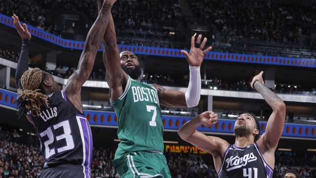 凯尔特人144-119国王 绿军5人20+客场大胜国王