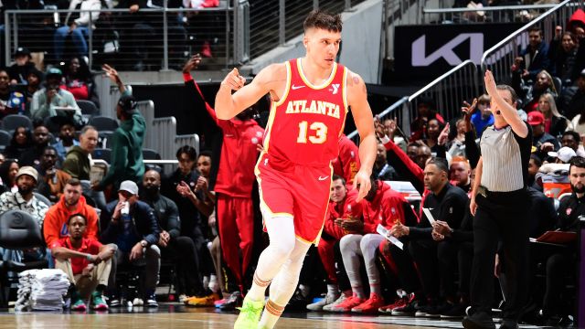 雷霆138-141老鹰 老鹰全民皆兵四人得分上20击败雷霆