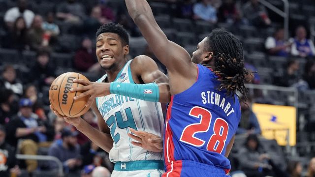 布兰登-米勒vs活塞集锦 拿下全队最高23分7篮板三分10中5