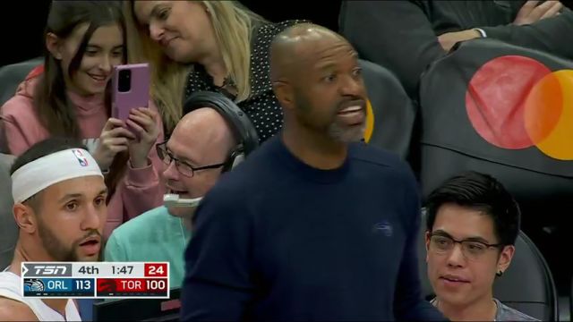 NBA常规赛：魔术vs猛龙第4节英文原声回放