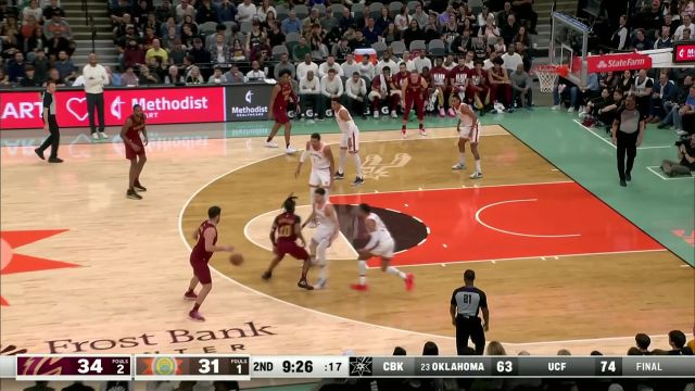 给新秀上一课 莫布利节奏上篮2+1稳稳收入麾下