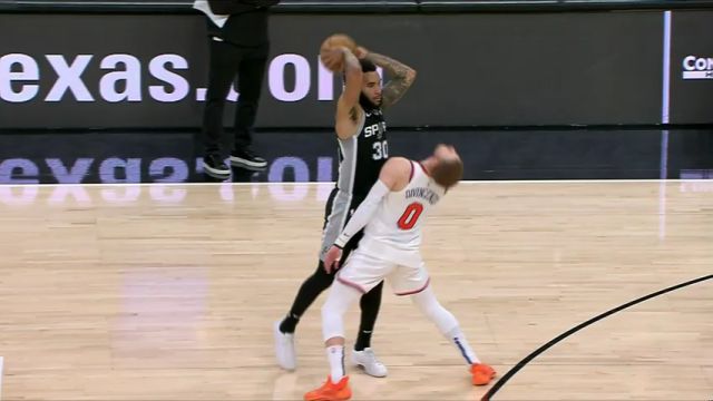 尼克斯vs马刺第4节中文解说回放