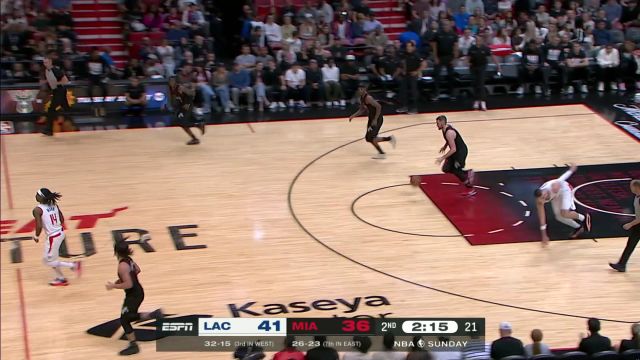 当事人自己都懵了 巴特勒面对大空位三分出手打进