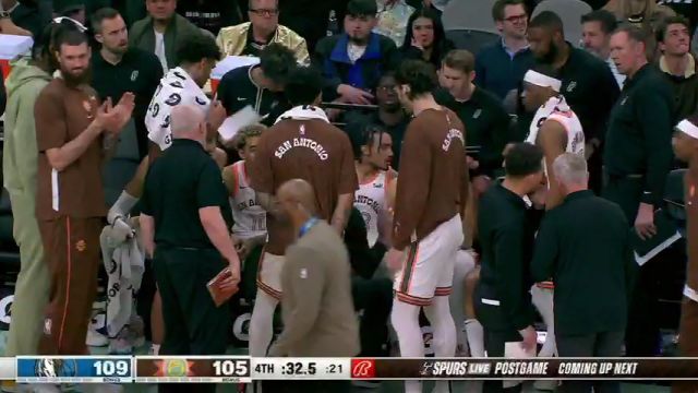 NBA常规赛：独行侠vs马刺第4节中文解说回放