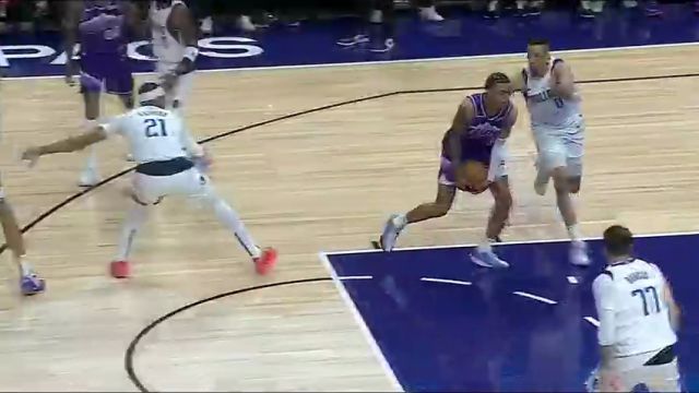NBA常规赛：独行侠vs爵士第3节英文原声回放