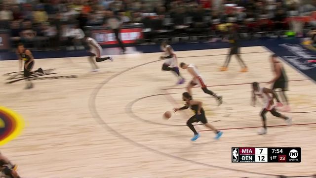 快攻势如破竹！小波特将球高高抛起戈登心领神会空接暴扣