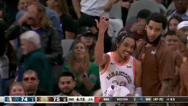 玩的就是高难度！瓦塞尔无惧莱夫利直杀内线 滞空拉杆出手高难2+1