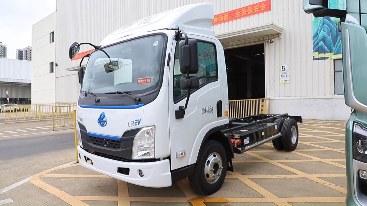 东风柳汽乘龙l2 ev新能源外观展示