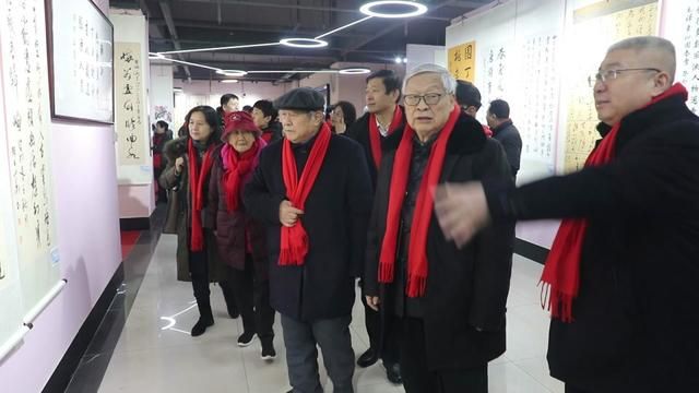 山东聊城:娄以忠先生师生书画展在茌平举行