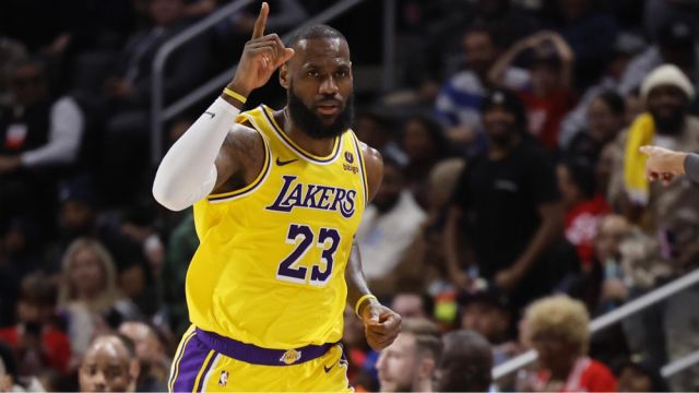 以下克上！湖人轻取独行侠胜率重回五成：三巨头火力全开合砍82分，独行侠跌入附加赛区