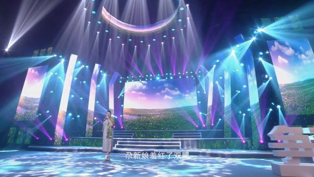 《洒一路花儿香飘天外》演唱:张朵儿