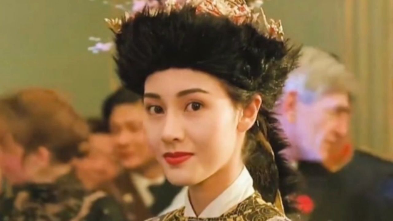 李嘉欣出道即巅峰之作,这颜值放到现在也是相当炸裂!