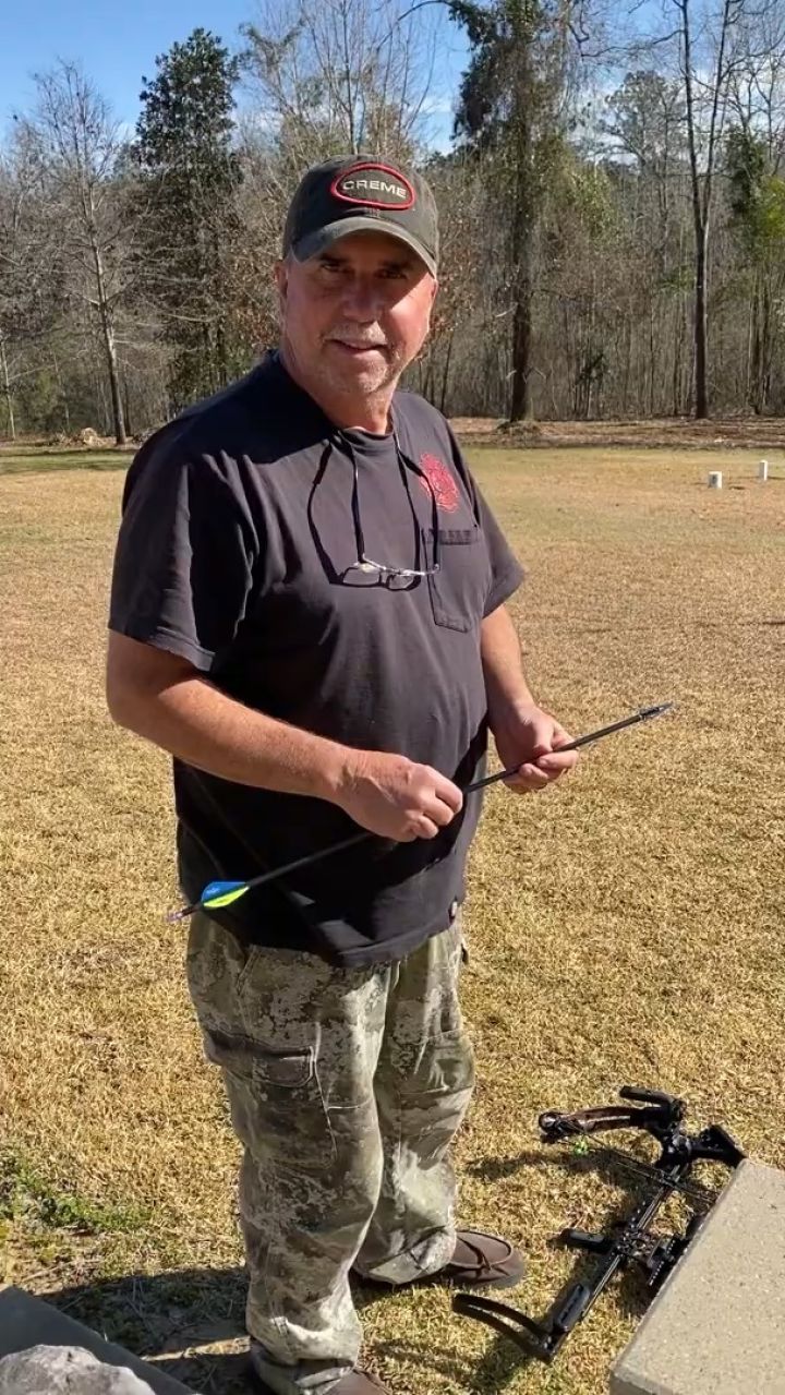 国外合法拍摄小型复合弩军星十字弩pse谜/追风175反曲弩户外性能测试