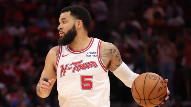 火箭8连胜紧追勇士：27记三分NBA本季纪录 范弗里特平哈登队史纪录