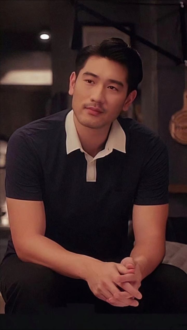 godfrey9897向前看92这一场浅遇深藏 无论在岁月深处暗涌着多少