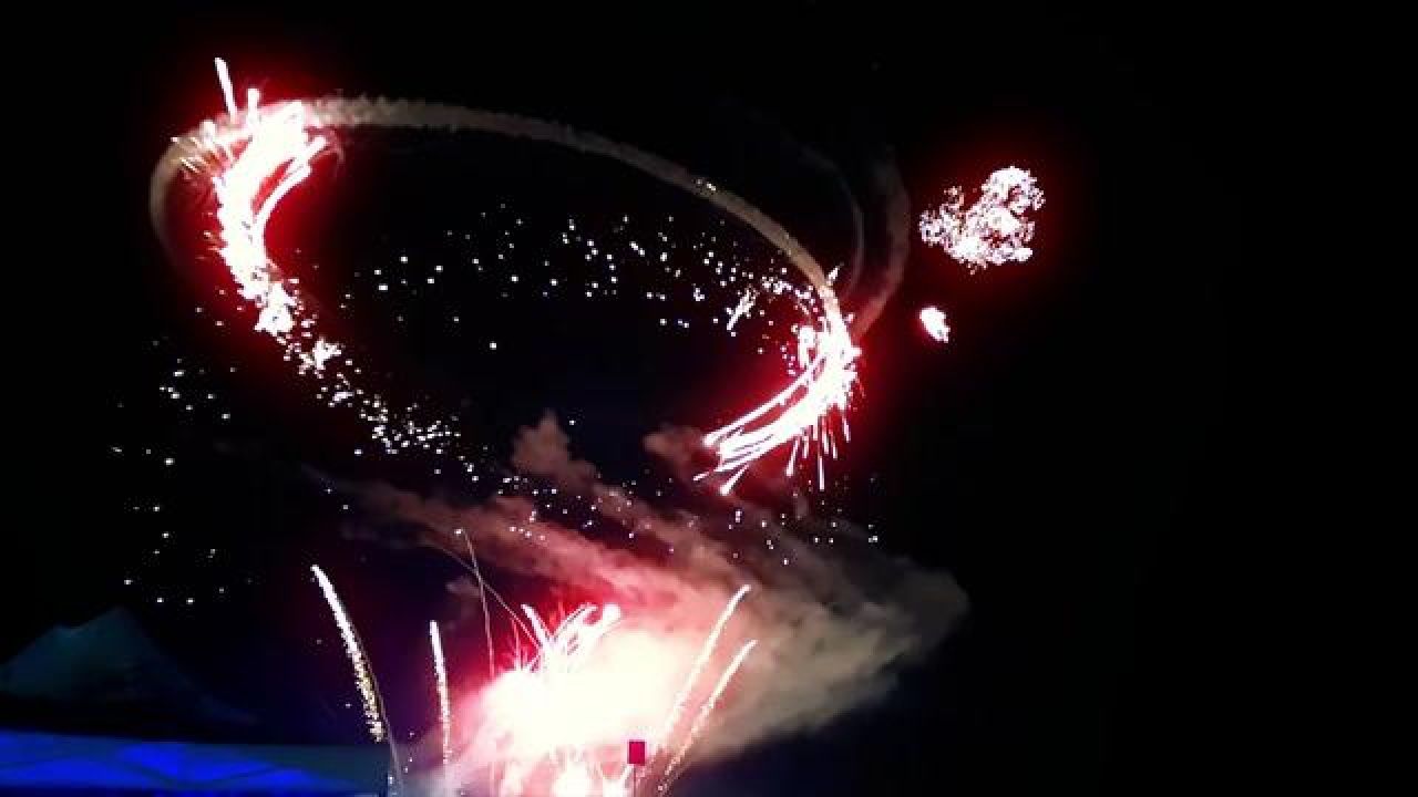 被人艾特看旋转烟花 真的是一件超级幸福的事 记得许愿