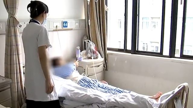 95后女生腹痛难忍口吐“黑水”,就医被要求晒尿,医生:“吸血鬼病”