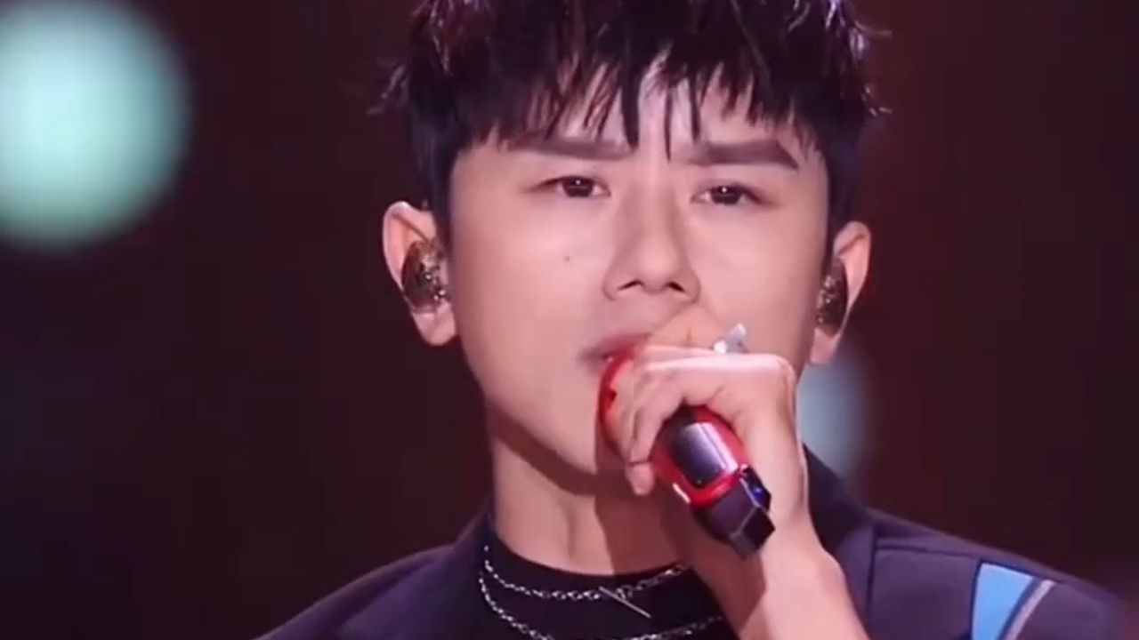 张杰演唱《天下》,气势磅礴,一开口就让人沉醉其中