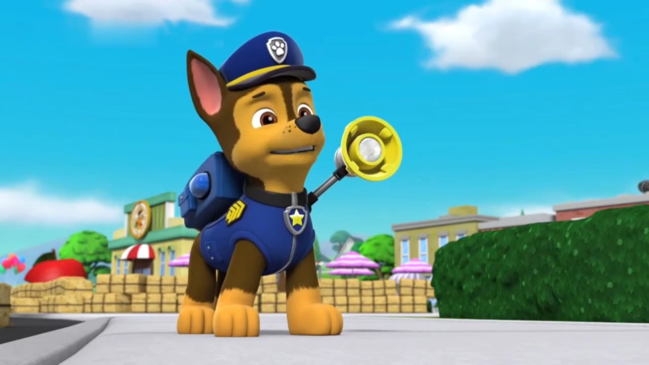 汪汪队:灰灰吹爆气球,毛毛受惊从梯子上摔下来了