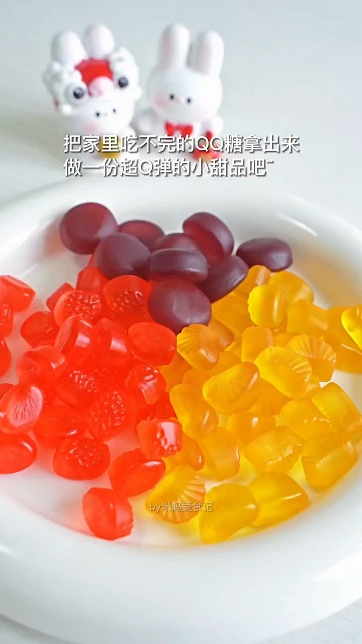 一包qq糖就能做彩虹布丁!
