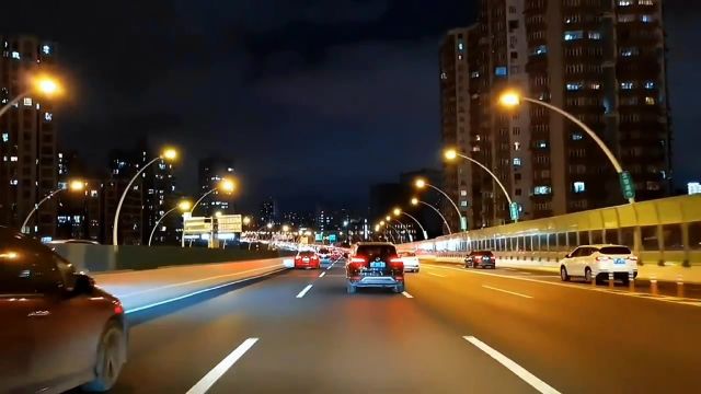 孤独的城市寂寞的夜 #城市夜景 #每一帧都是热爱