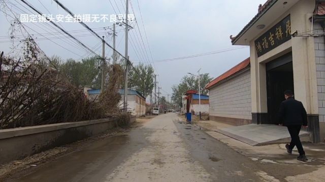 单人单车骑行穷游来到河北徐水美丽乡村史各庄村,在村里看一看