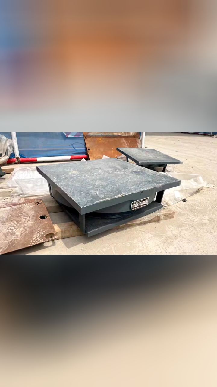 网架球形钢支座包括单向滑动球铰支座及双向位移支座