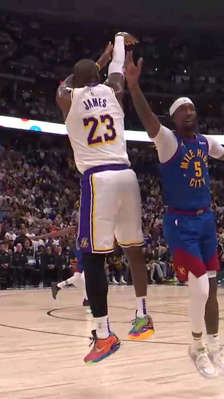 够了!詹姆斯超远三分抬手就扔,皮球划出完美弧线直坠网窝!