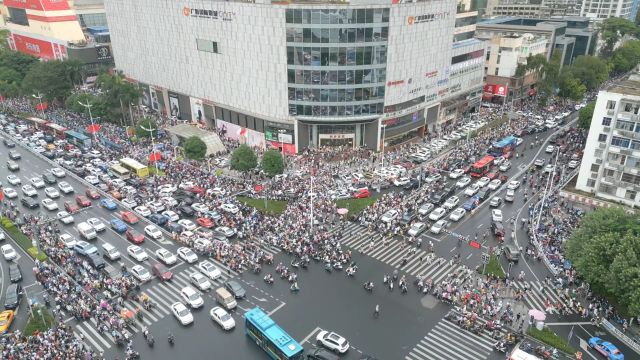 你知道南宁被吐槽最多的五大建筑是什么吗?连本地人都直呼看不懂,你认为南宁还有更奇特的建筑吗?