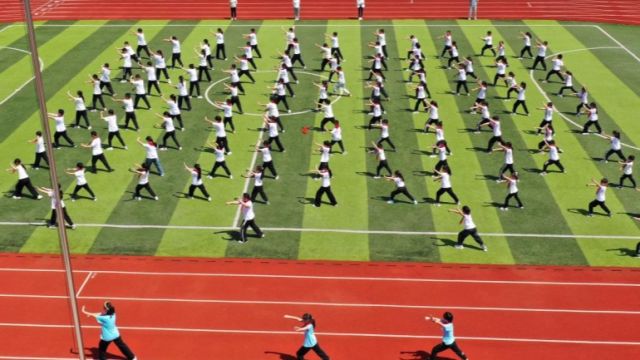 通州湾东余小学武术操展示