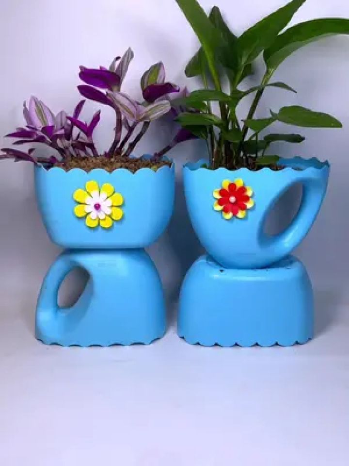 洗衣液瓶变废为宝做俩用花盆 #手工 #变废为宝 #自制花盆 #洗衣液瓶子