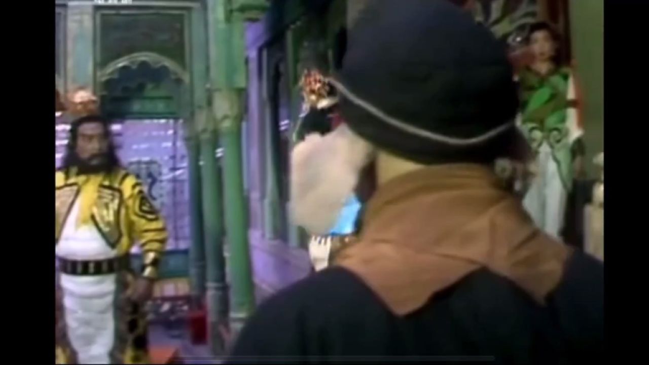 这才是破烂流丢一口钟,被剪辑的,那个粗布衣衣服不知道是哪里剪来的