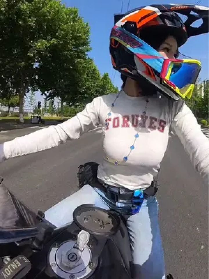 ktm车主不惧任何颠簸#摩旅#机车#摩托车#女骑