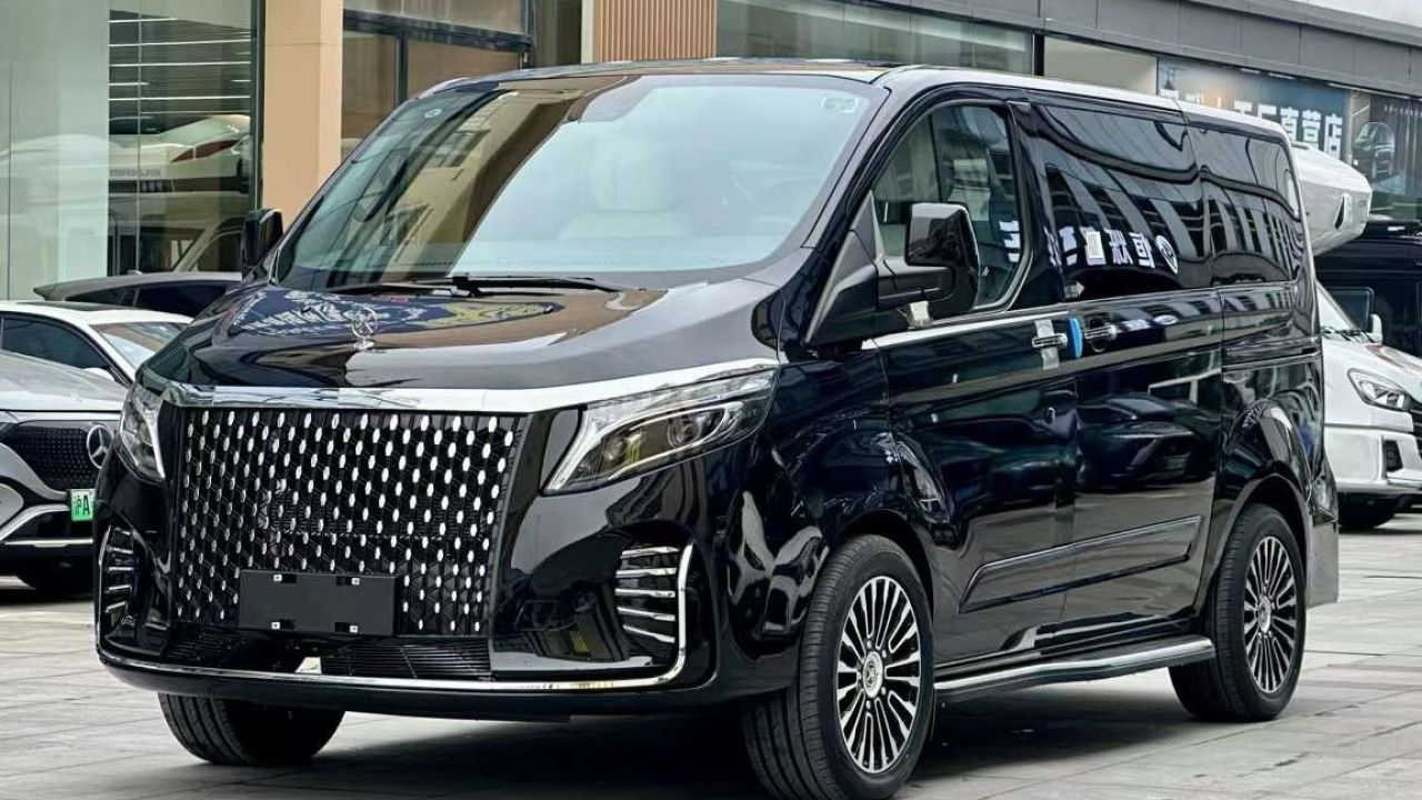 新款克蒂大赢家七座豪华商务车,黑红内饰款式实拍解读