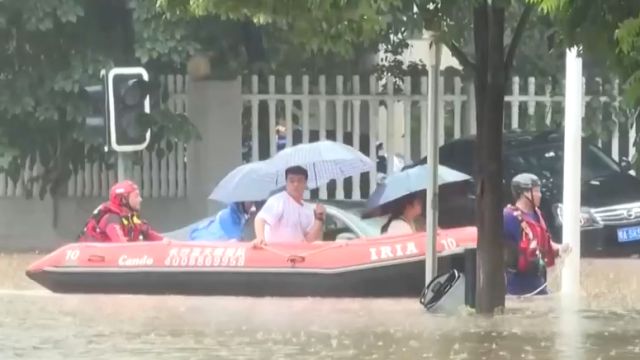 湖南长沙:暴雨突袭,部分道路交通受阻