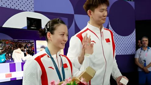 奥运热点_全景巴黎奥运_黄雅琼夺冠后男友刘雨辰现场求婚，求婚男主角是谁？_高清1080P在线观看平台_腾讯视频